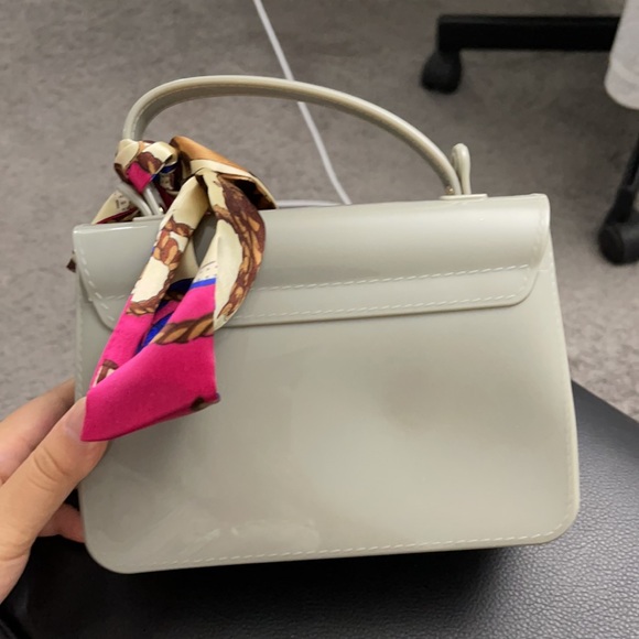 A cute bag with twilly - Picture 2 of 4